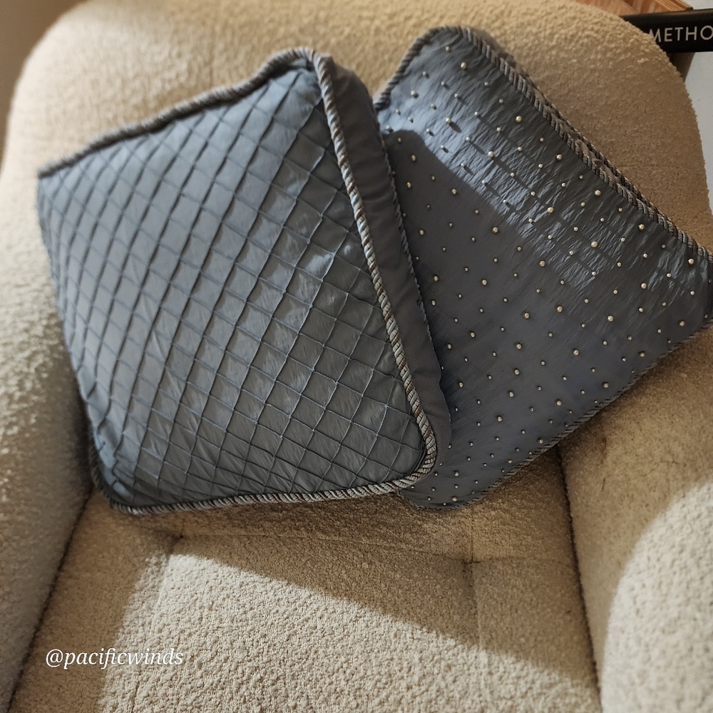 HIGH QUALITY!  Silk Accent Pillow with Pearls